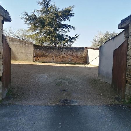 Appartement Climatise Avec Parking Prive A Doue La Fontaine Kültér fotó