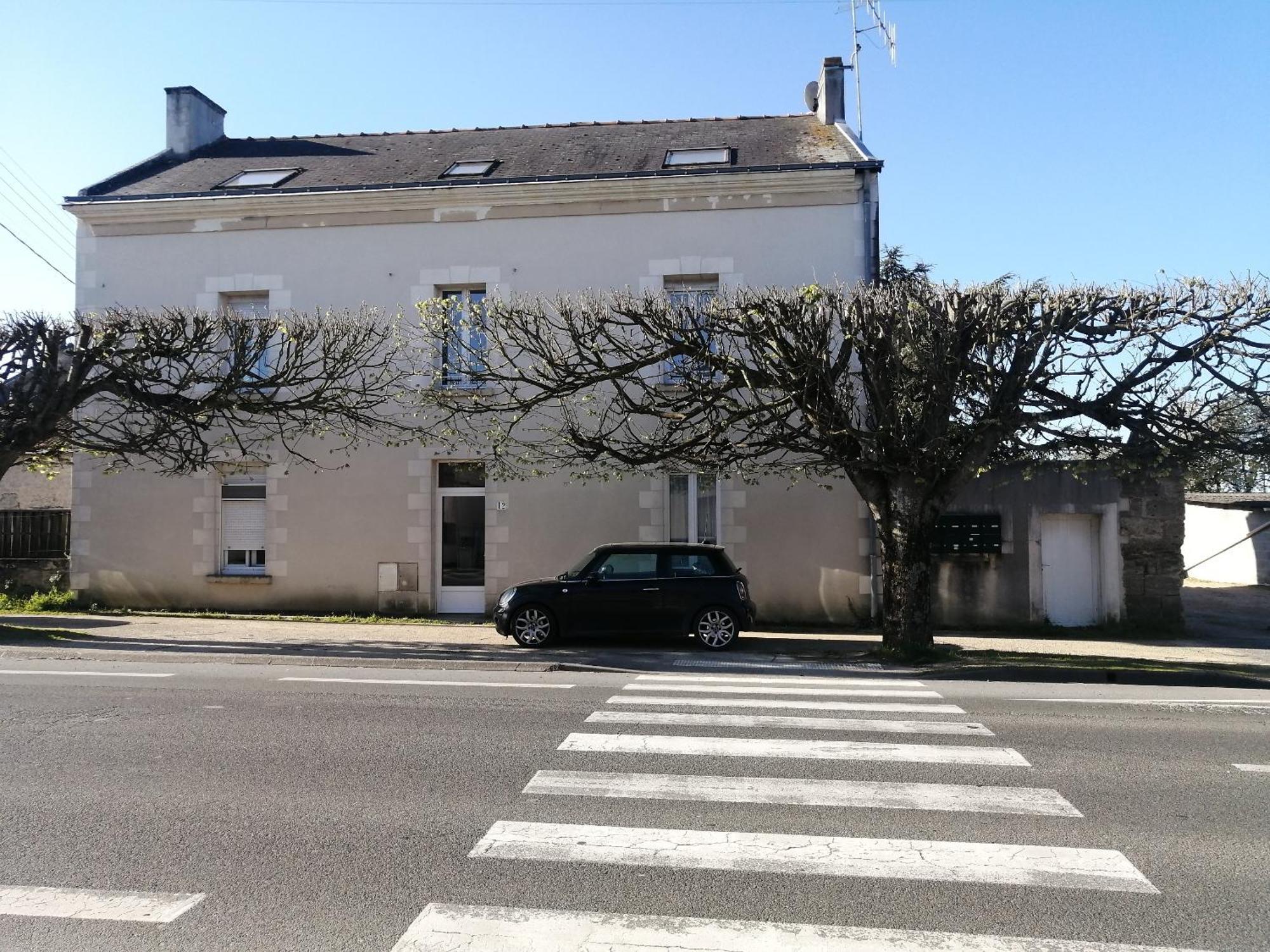 Appartement Climatise Avec Parking Prive A Doue La Fontaine Kültér fotó